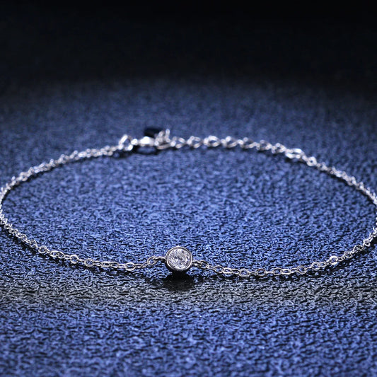 Bracelet éclatant ajustable en argent sterling 925 avec moissanite de 0,10 carat, idéal pour offrir en cadeau, vue de face